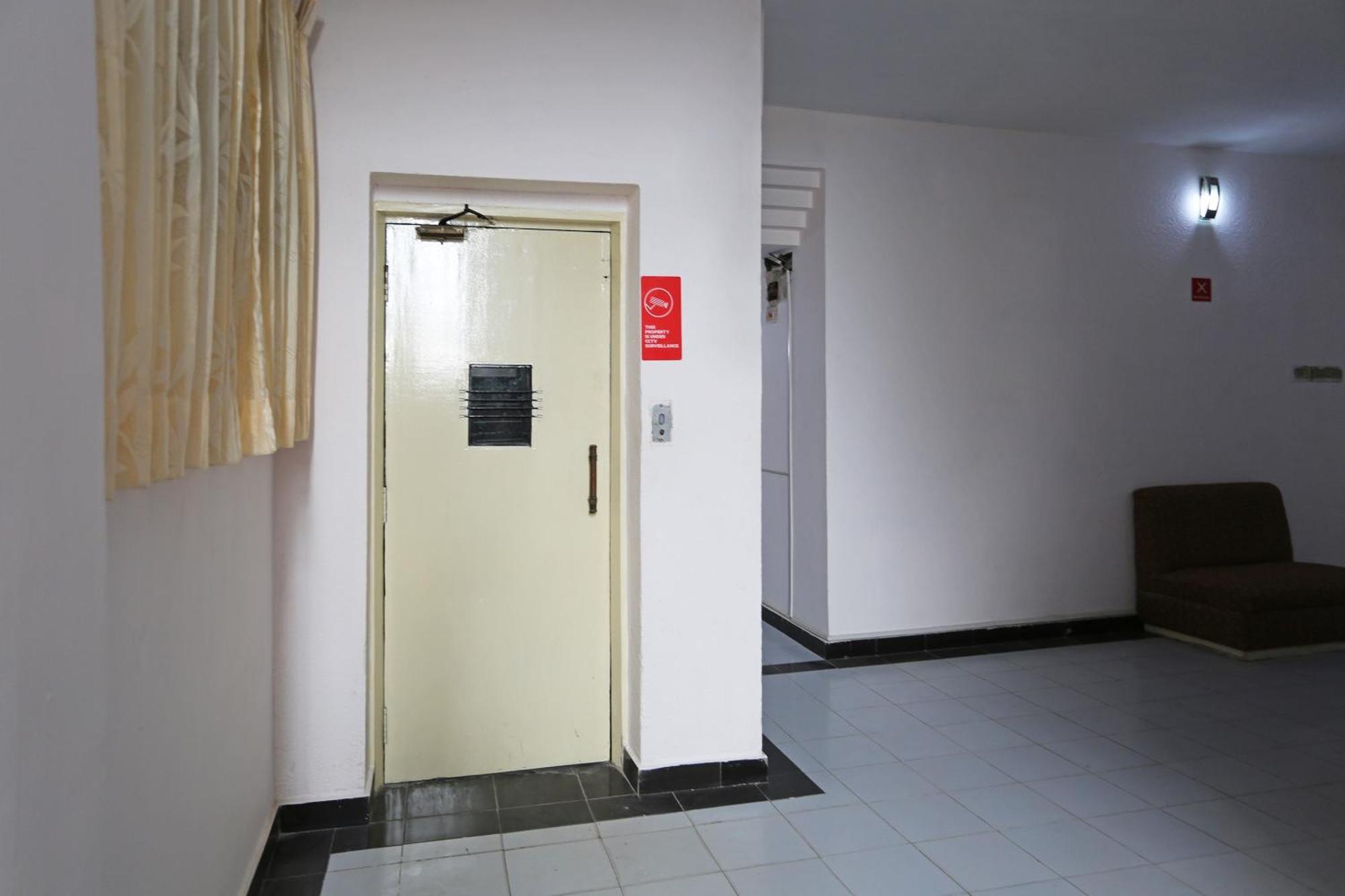 Hotel O Midtown Rāipur Екстериор снимка