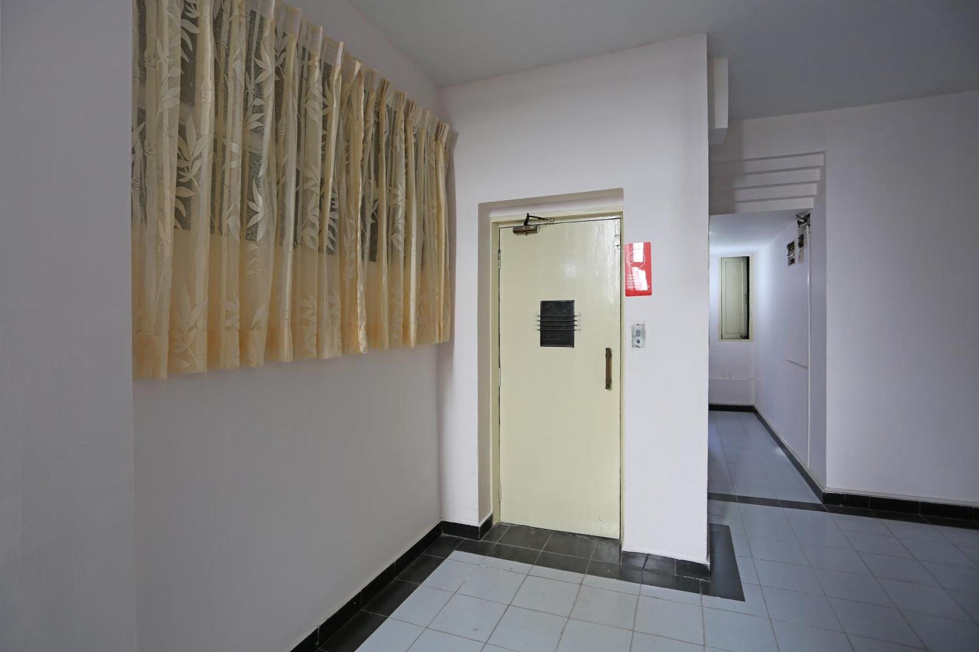 Hotel O Midtown Rāipur Екстериор снимка