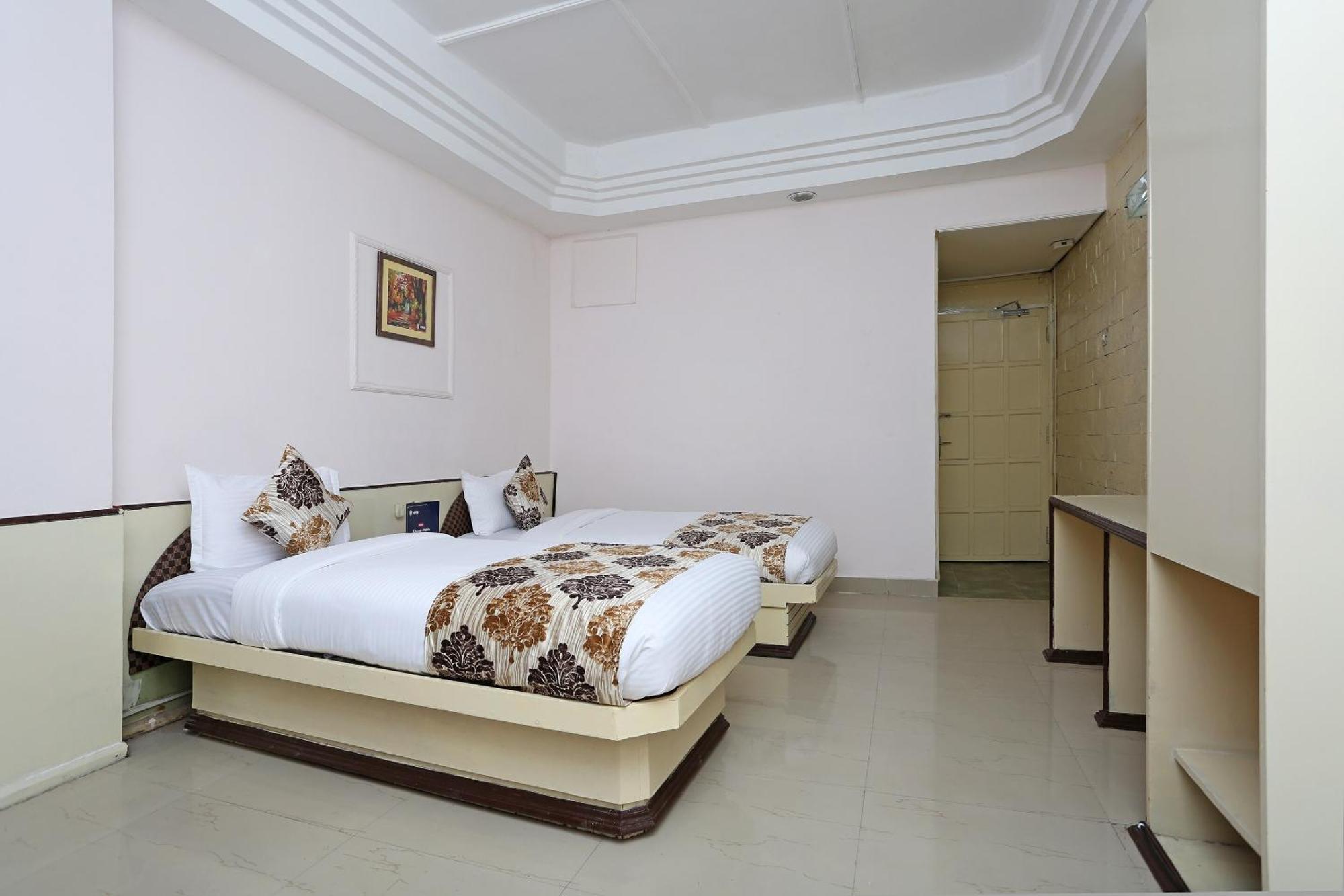 Hotel O Midtown Rāipur Екстериор снимка
